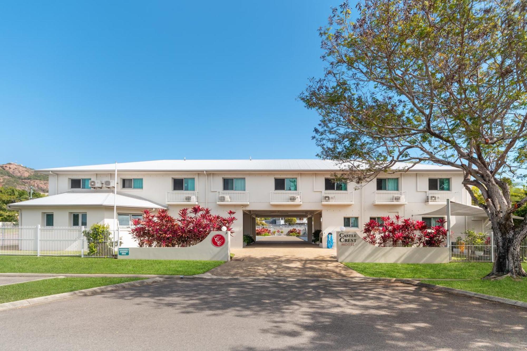 Castle Crest Motel Таунсвилл Экстерьер фото