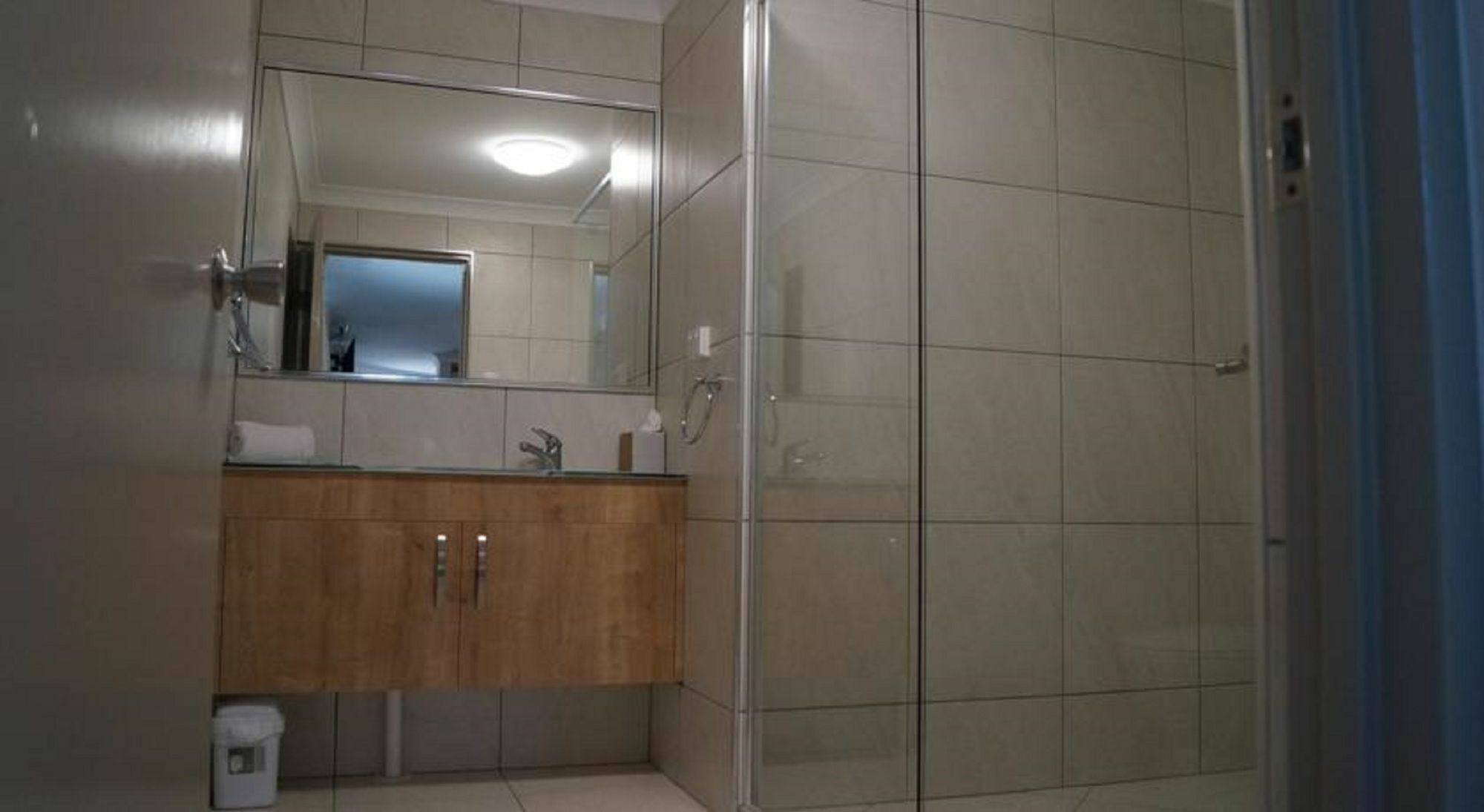 Castle Crest Motel Таунсвилл Экстерьер фото